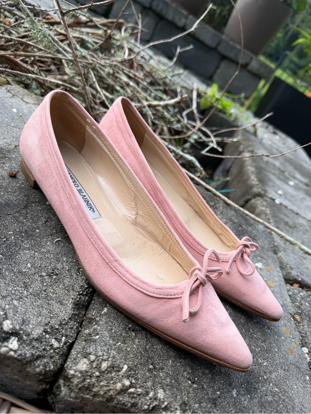 Manolo Blahnik Pink Suede Pointed Toe Flats with Bow sz6 - Picture 3 of 9